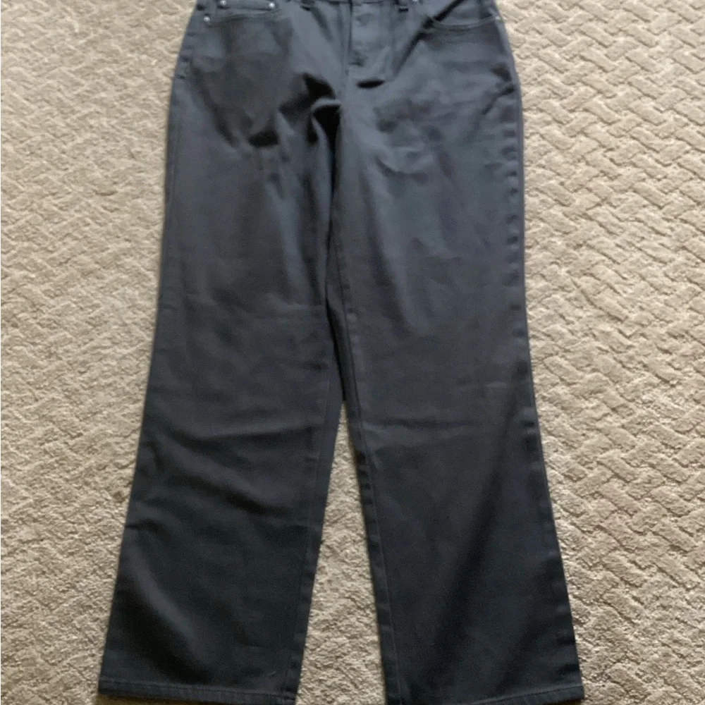Share STEEL GREY STRETCH STRAIGHT LEG JEANS STYLE & COMPANY Size 6 SHORT